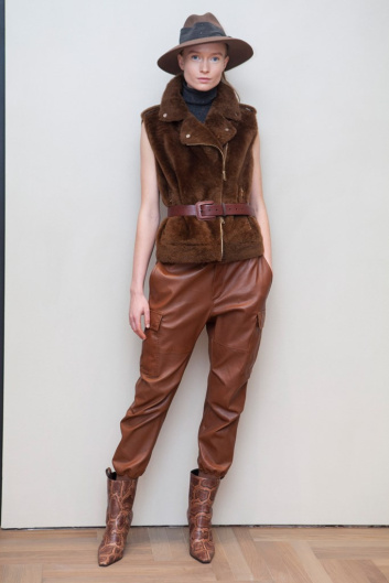 Fotoservizio/FW 19-20/WOMEN/PRESENTAZIONE/BRUNELLO CUCINELLI/DP2/0