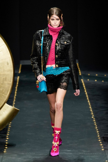 Fotoservizio/FW 19-20/WOMEN/SFILATA/VERSACE/DP2/3