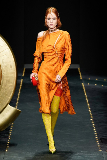 Fotoservizio/FW 19-20/WOMEN/SFILATA/VERSACE/DP2/3