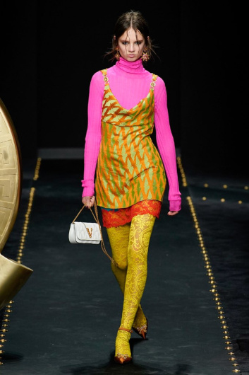 Fotoservizio/FW 19-20/WOMEN/SFILATA/VERSACE/DP2/19