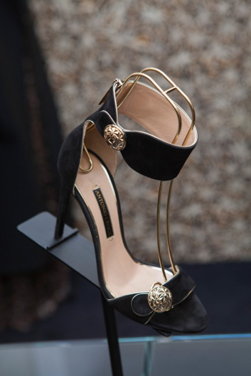 Fotoservizio/FW 19-20/WOMEN/PRESENTAZIONE/ANTONIO CROCE/DP2/8