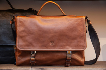 Fotoservizio/FW 19-20/WOMEN/PRESENTAZIONE/IL BISONTE/DP2/18