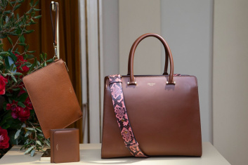 Fotoservizio/FW 19-20/WOMEN/PRESENTAZIONE/SERAPIAN/DP2/26