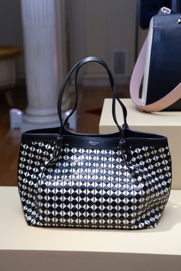 Fotoservizio/FW 19-20/WOMEN/PRESENTAZIONE/SERAPIAN/DP2/27