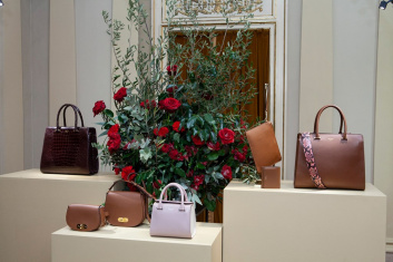 Fotoservizio/FW 19-20/WOMEN/PRESENTAZIONE/SERAPIAN/DP2/32
