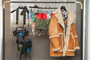 Fotoservizio/FW 19-20/WOMEN/APPUNTAMENTO/DSQUARED2/DP2/5