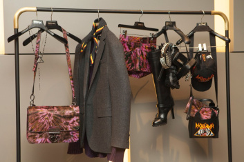 Fotoservizio/FW 19-20/WOMEN/APPUNTAMENTO/DSQUARED2/DP2/16