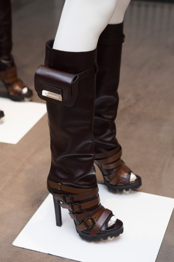 Fotoservizio/FW 19-20/WOMEN/APPUNTAMENTO/DSQUARED2/DP2/14