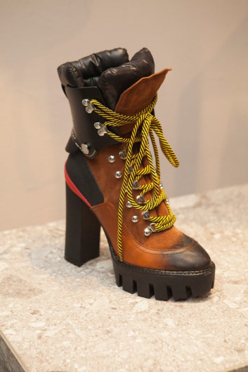 Fotoservizio/FW 19-20/WOMEN/APPUNTAMENTO/DSQUARED2/DP2/33