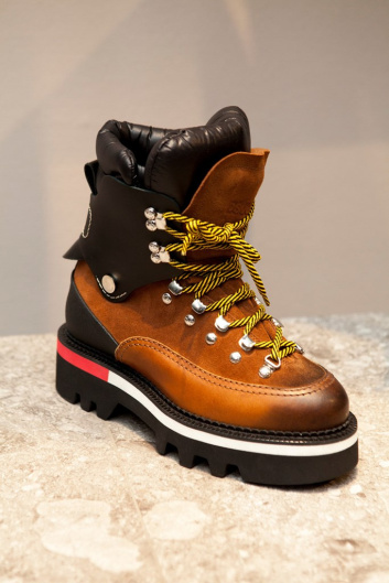 Fotoservizio/FW 19-20/WOMEN/APPUNTAMENTO/DSQUARED2/DP2/34