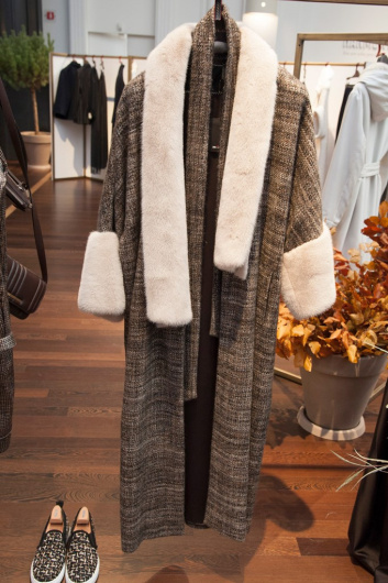 Fotoservizio/FW 19-20/WOMEN/APPUNTAMENTO/KITON/DP2/29