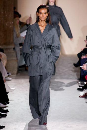 Fotoservizio/FW 19-20/WOMEN/SFILATA/SALVATORE FERRAGAMO/DP2/0
