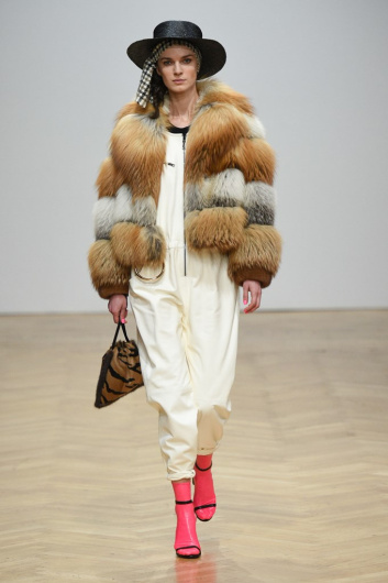 Fotoservizio/FW 19-20/WOMEN/SFILATA/SIMONETTA RAVIZZA/DP2/1
