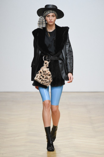 Fotoservizio/FW 19-20/WOMEN/SFILATA/SIMONETTA RAVIZZA/DP2/12