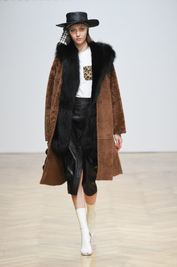 Fotoservizio/FW 19-20/WOMEN/SFILATA/SIMONETTA RAVIZZA/DP2/16