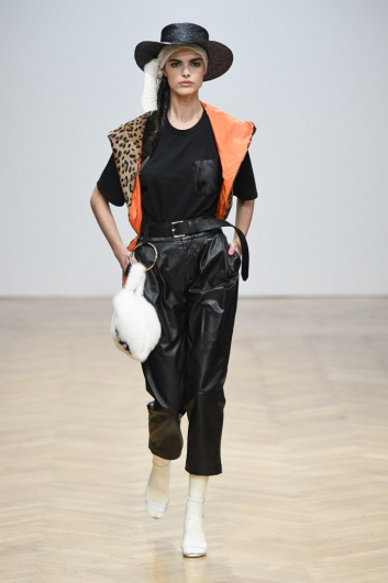 Fotoservizio/FW 19-20/WOMEN/SFILATA/SIMONETTA RAVIZZA/DP2/0