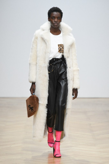 Fotoservizio/FW 19-20/WOMEN/SFILATA/SIMONETTA RAVIZZA/DP2/10