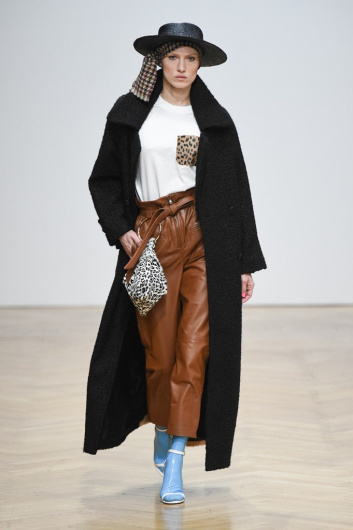 Fotoservizio/FW 19-20/WOMEN/SFILATA/SIMONETTA RAVIZZA/DP2/2