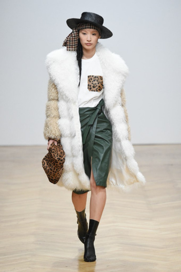 Fotoservizio/FW 19-20/WOMEN/SFILATA/SIMONETTA RAVIZZA/DP2/4