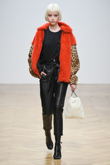 Fotoservizio/FW 19-20/WOMEN/SFILATA/SIMONETTA RAVIZZA/DP2/14