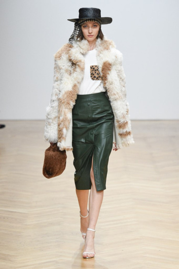 Fotoservizio/FW 19-20/WOMEN/SFILATA/SIMONETTA RAVIZZA/DP2/26