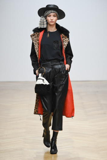 Fotoservizio/FW 19-20/WOMEN/SFILATA/SIMONETTA RAVIZZA/DP2/22