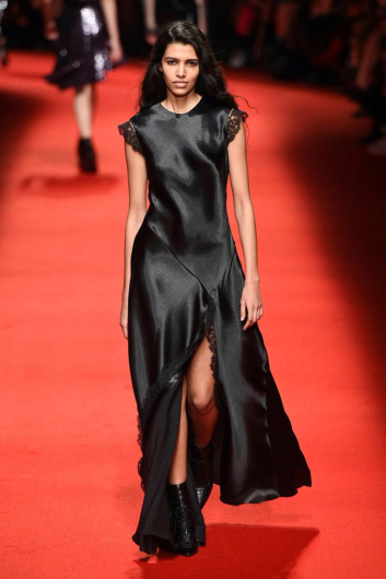 Fotoservizio/FW 19-20/WOMEN/SFILATA/PHILOSOPHY DI LORENZO SERAFINI/DP2/2