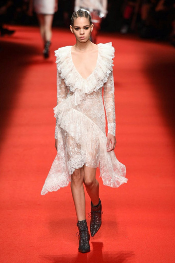 Fotoservizio/FW 19-20/WOMEN/SFILATA/PHILOSOPHY DI LORENZO SERAFINI/DP2/17