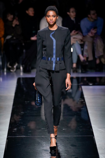 Fotoservizio/FW 19-20/WOMEN/SFILATA/GIORGIO ARMANI/DP2/3