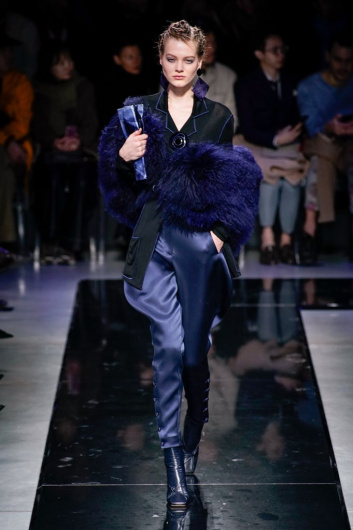 Fotoservizio/FW 19-20/WOMEN/SFILATA/GIORGIO ARMANI/DP2/17