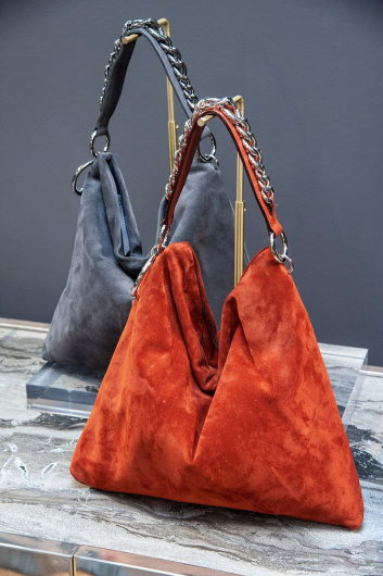 Fotoservizio/FW 19-20/WOMEN/PRESENTAZIONE/JIMMY CHOO/DP2/30