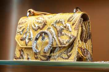 Fotoservizio/FW 19-20/WOMEN/PRESENTAZIONE/JIMMY CHOO/DP2/106