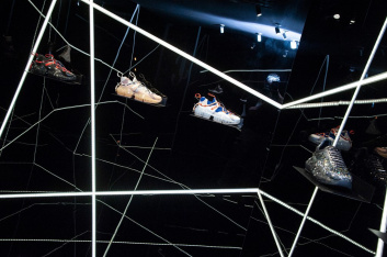 Fotoservizio/FW 19-20/WOMEN/PRESENTAZIONE/JIMMY CHOO/DP2/136