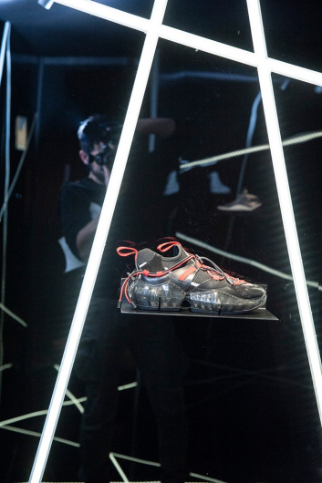Fotoservizio/FW 19-20/WOMEN/PRESENTAZIONE/JIMMY CHOO/DP2/137