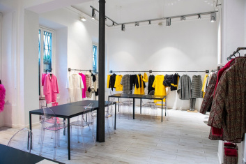 Fotoservizio/FW 19-20/WOMEN/PRESENTAZIONE/GIANLUCA CAPANNOLO/DP2/0