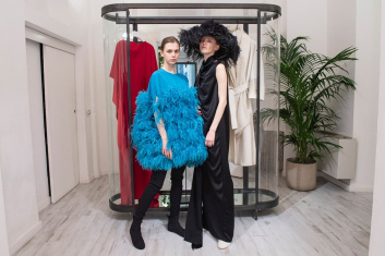 Fotoservizio/FW 19-20/WOMEN/PRESENTAZIONE/GIANLUCA CAPANNOLO/DP2/8