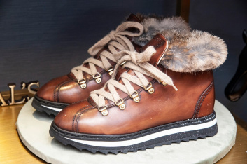 Fotoservizio/FW 19-20/WOMEN/PRESENTAZIONE/DOUCAL'S/DP2/4