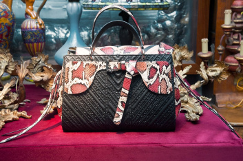 Fotoservizio/FW 19-20/WOMEN/PRESENTAZIONE/PAULA CADEMARTORI/DP2/26