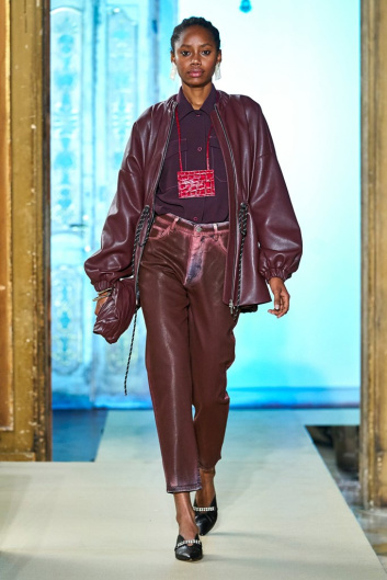 Fotoservizio/FW 19-20/WOMEN/PRESENTAZIONE/BEATRICE B/DP2/1