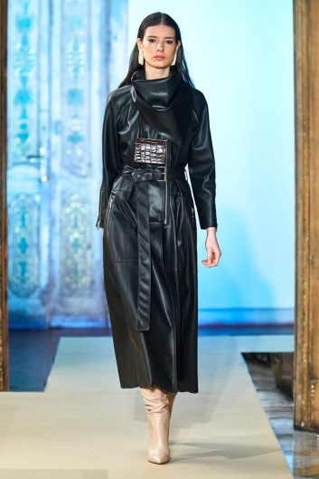 Fotoservizio/FW 19-20/WOMEN/PRESENTAZIONE/BEATRICE B/DP2/18