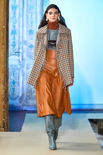 Fotoservizio/FW 19-20/WOMEN/PRESENTAZIONE/BEATRICE B/DP2/25