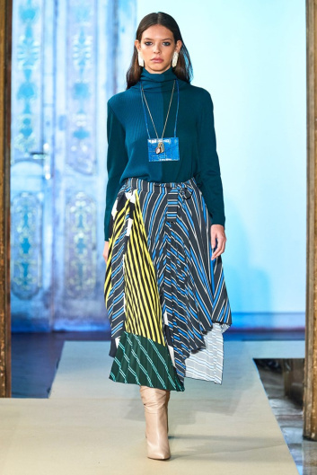 Fotoservizio/FW 19-20/WOMEN/PRESENTAZIONE/BEATRICE B/DP2/21