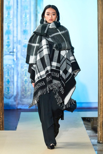 Fotoservizio/FW 19-20/WOMEN/PRESENTAZIONE/BEATRICE B/DP2/33