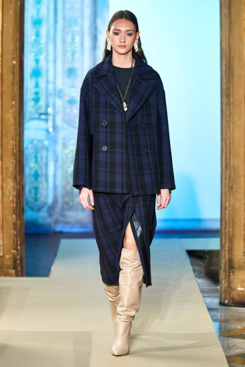 Fotoservizio/FW 19-20/WOMEN/PRESENTAZIONE/BEATRICE B/DP2/32