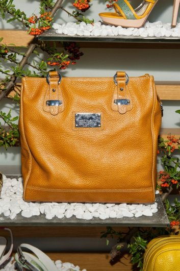 Fotoservizio/SS 2016/WOMEN/MARIO VALENTINO/DP2/8