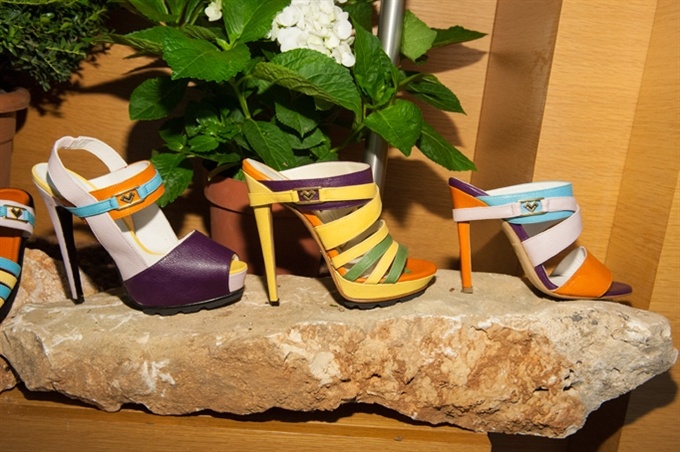 Fotoservizio/SS 2016/WOMEN/MARIO VALENTINO/DP2/18