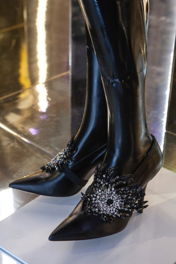 Fotoservizio/FW 19-20/WOMEN/PRESENTAZIONE/VGRASS STUDIO/DP2/12