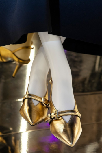 Fotoservizio/FW 19-20/WOMEN/PRESENTAZIONE/VGRASS STUDIO/DP2/44