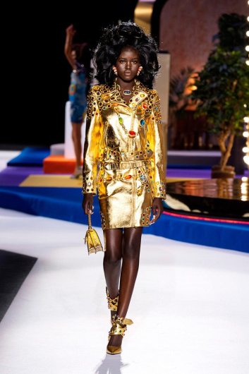 Fotoservizio/FW 19-20/WOMEN/SFILATA/MOSCHINO/DP2/2