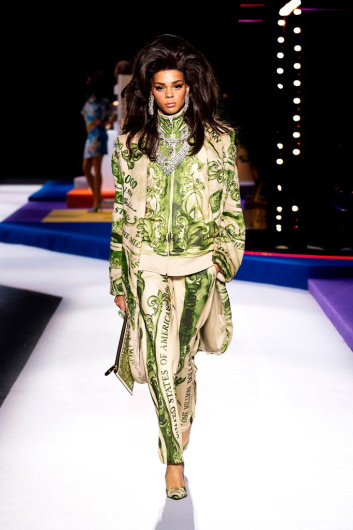 Fotoservizio/FW 19-20/WOMEN/SFILATA/MOSCHINO/DP2/3